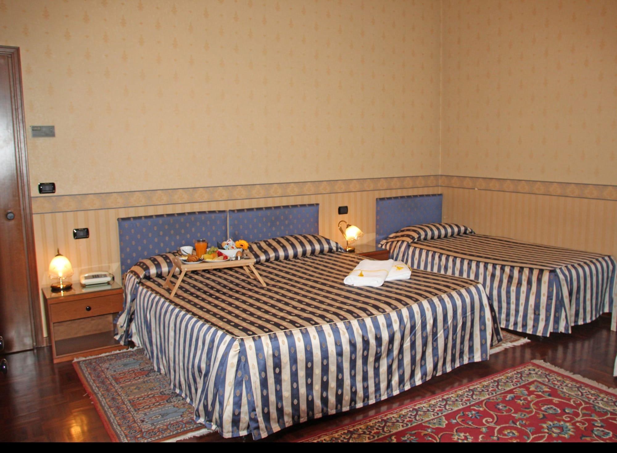 Albergo Ristorante Leon D'Oro Новента-ди-Пьяве Экстерьер фото