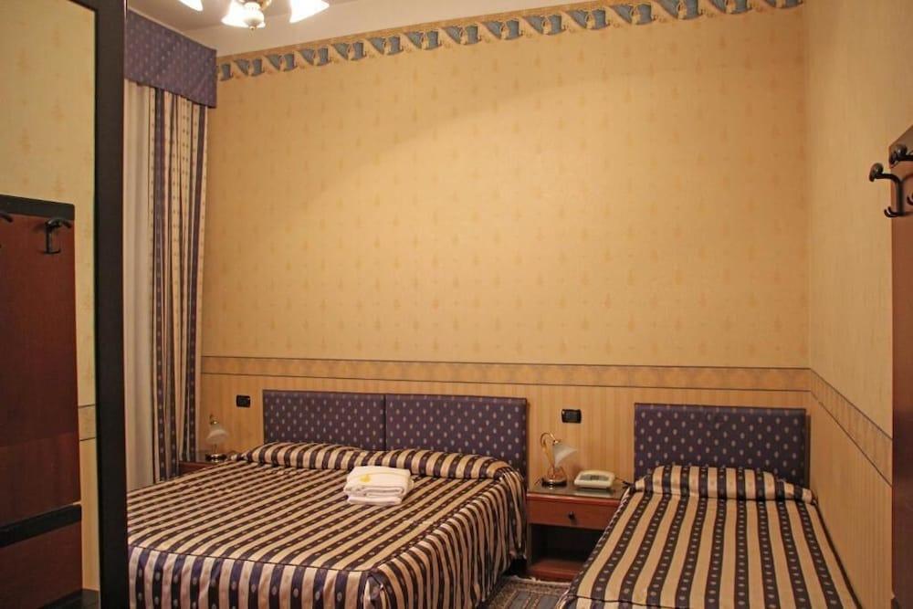 Albergo Ristorante Leon D'Oro Новента-ди-Пьяве Экстерьер фото