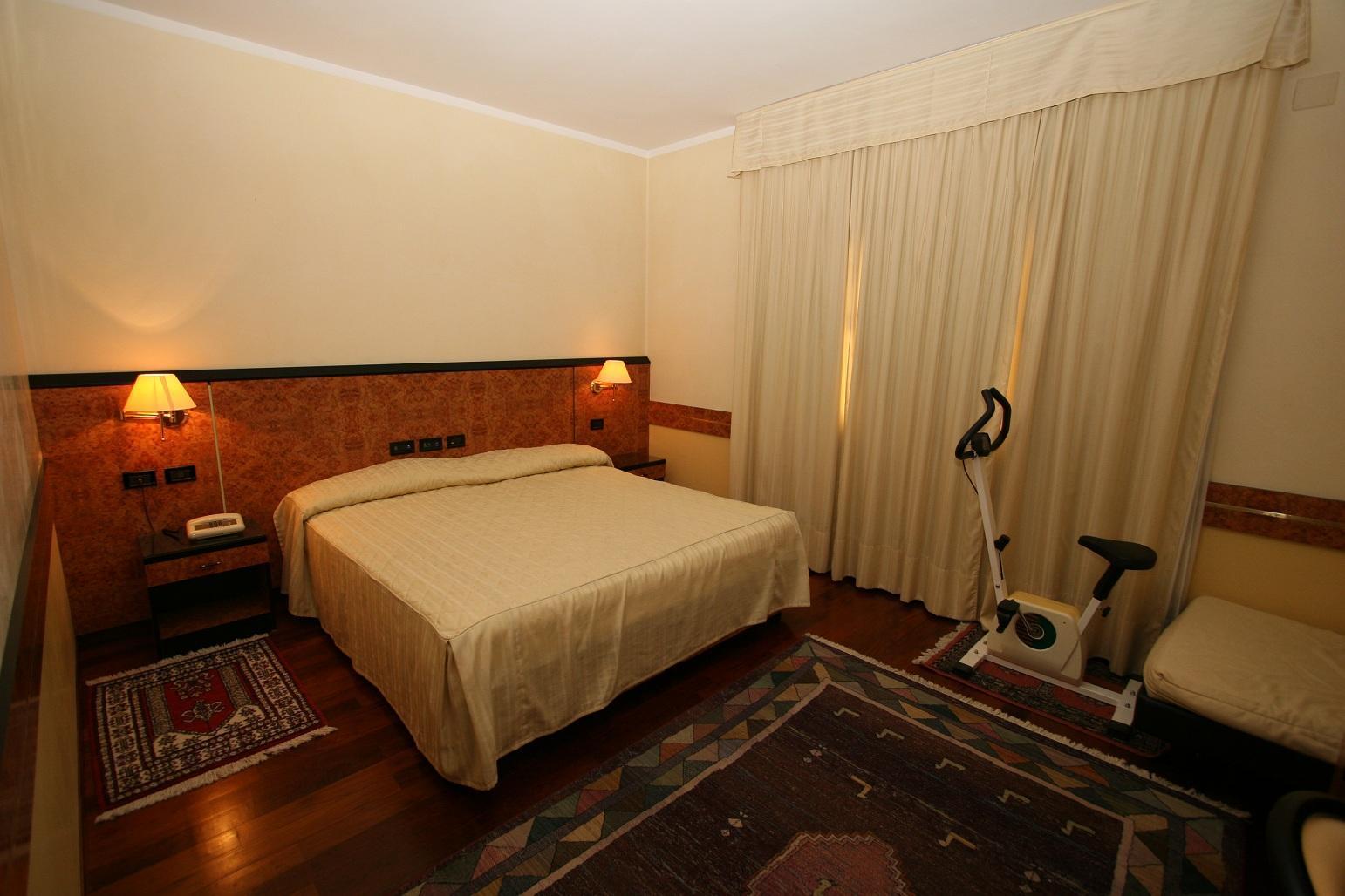 Albergo Ristorante Leon D'Oro Новента-ди-Пьяве Экстерьер фото