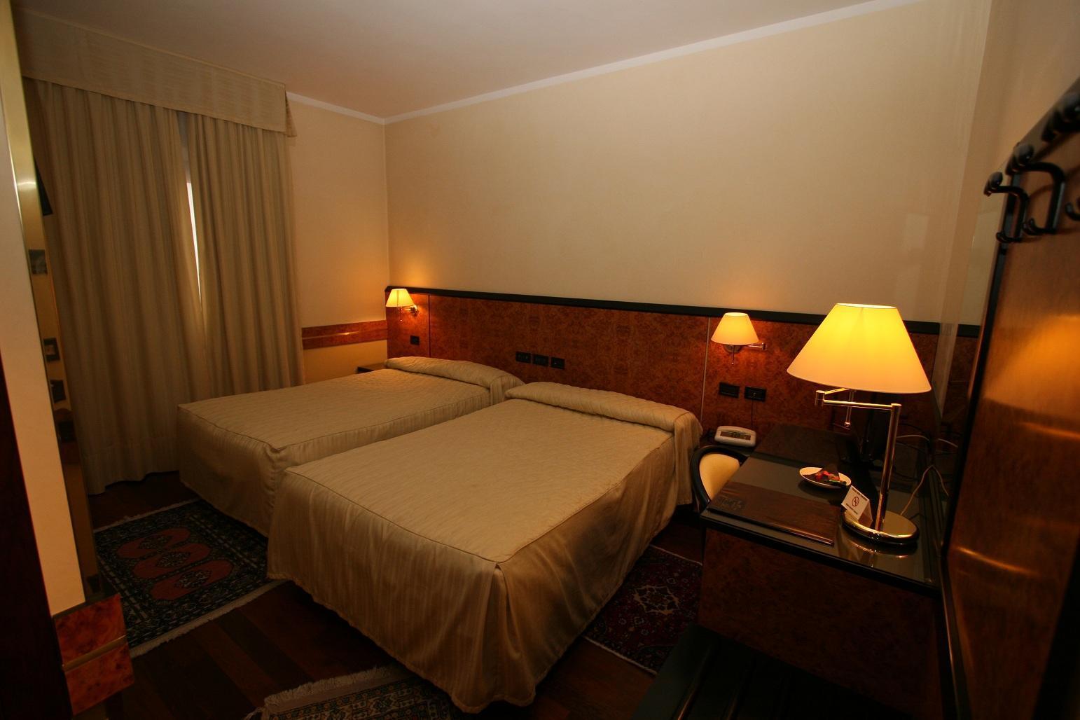 Albergo Ristorante Leon D'Oro Новента-ди-Пьяве Экстерьер фото