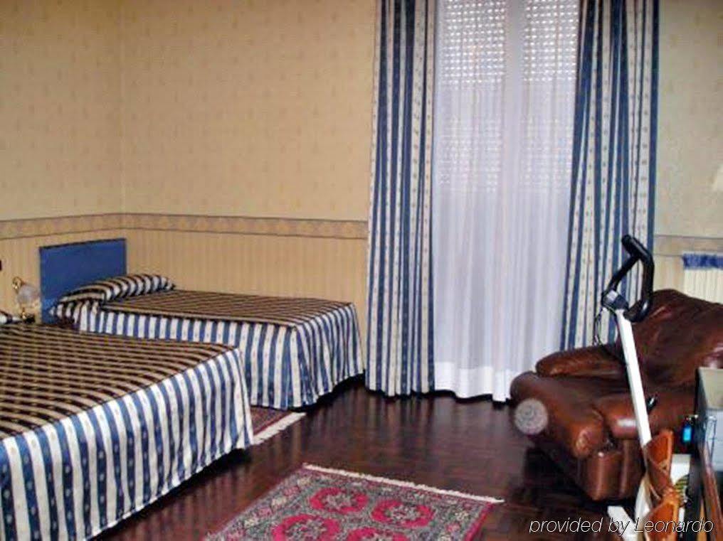 Albergo Ristorante Leon D'Oro Новента-ди-Пьяве Экстерьер фото