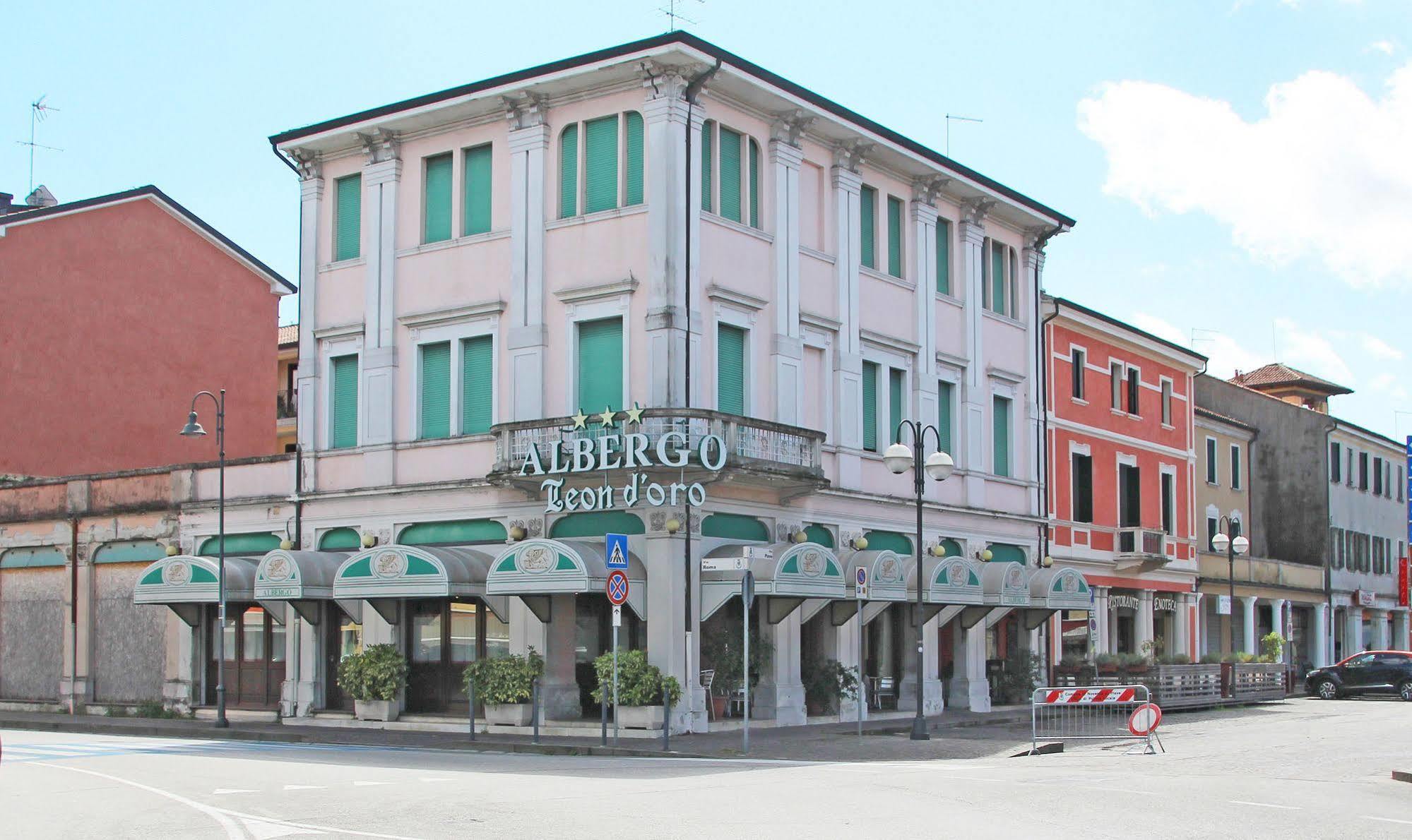 Albergo Ristorante Leon D'Oro Новента-ди-Пьяве Экстерьер фото
